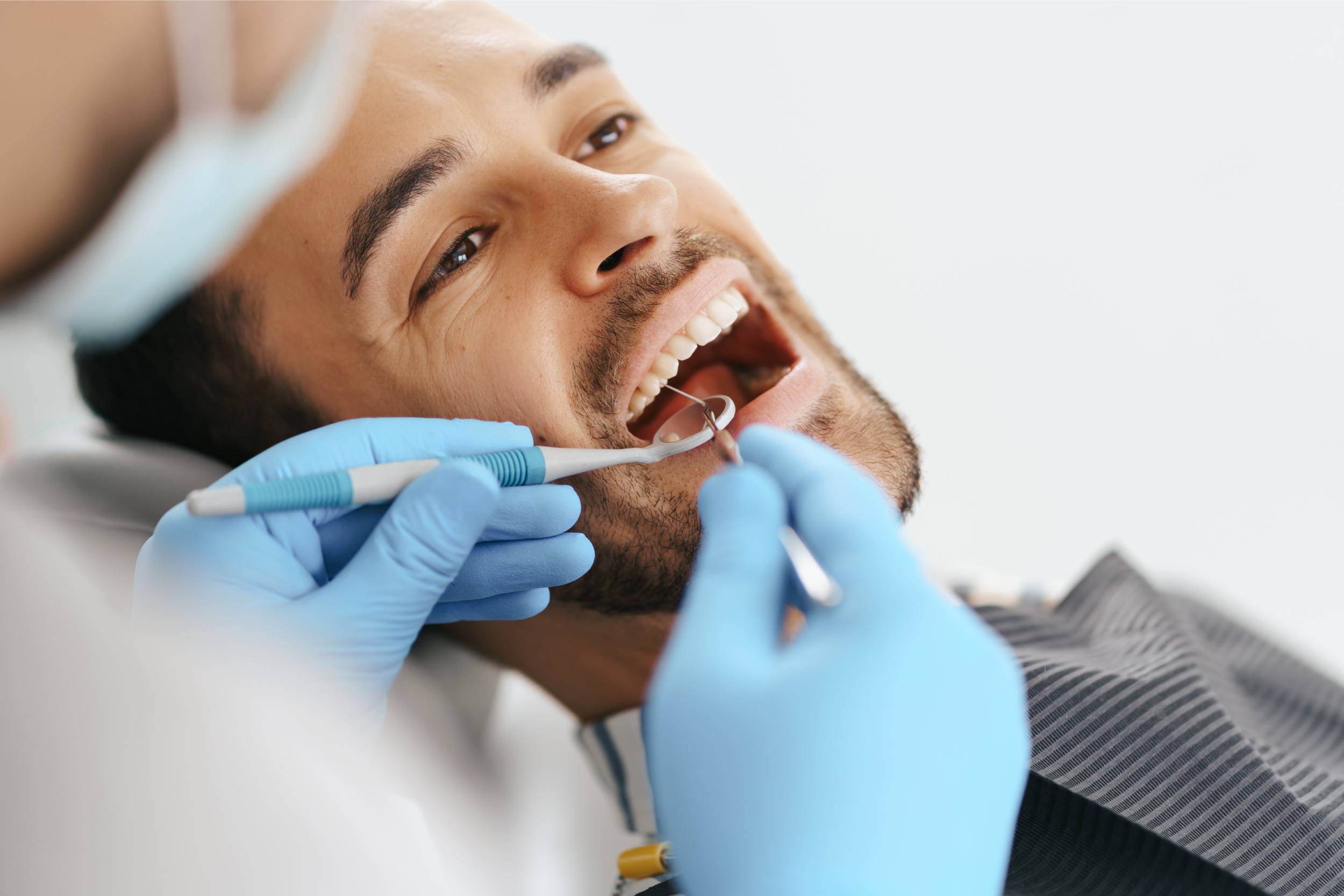 https://dralexandruiliescu.ro/wp-content/uploads/2024/06/contact-dr-stomatolog.jpeg